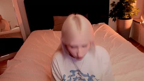 Snapshot of chrome_heartz chatting on 05/16/26, 07:56 EvaBlonde TayaBrunette EliieBlack hair online show from 05/16/26, 07:56