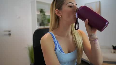 chronic  love online show from 01/15/25, 02:24