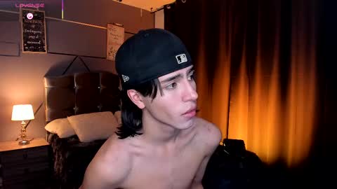 Snapshot of chrristopher77 chatting on 09/16/25, 01:45 chrristopher77 online show from 09/16/25, 01:45