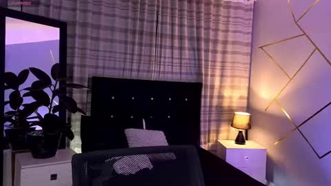 Snapshot of chrristopher77 chatting on 10/10/25, 04:22 chrristopher77 online show from 10/10/25, 04:22