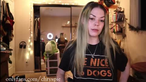 Snapshot of chrysanthulu chatting on 10/02/25, 05:25 Chrys online show from 10/02/25, 05:25