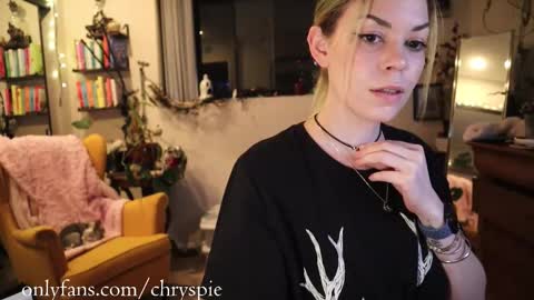 Snapshot of chrysanthulu chatting on 10/10/25, 05:39 Chrys online show from 10/10/25, 05:39