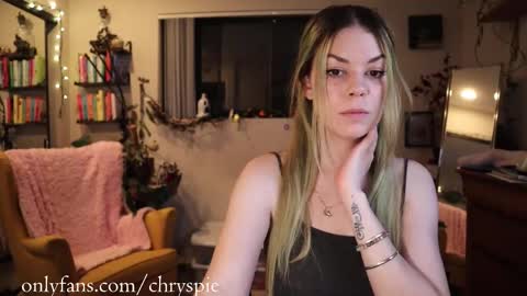 Snapshot of chrysanthulu chatting on 10/15/25, 05:18 Chrys online show from 10/15/25, 05:18