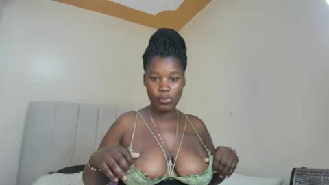 Snapshot of chubby_flora chatting on 04/22/26, 10:28 Flora online show from 04/22/26, 10:28