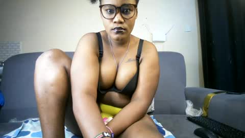 Snapshot of chubby_flora chatting on 06/21/26, 01:19 Flora online show from 06/21/26, 01:19