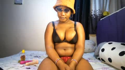 Snapshot of chubby_flora chatting on 07/21/26, 01:08 Flora online show from 07/21/26, 01:08