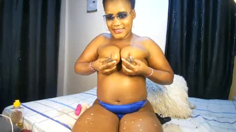 Snapshot of chubby_flora chatting on 07/22/26, 07:27 Flora online show from 07/22/26, 07:27