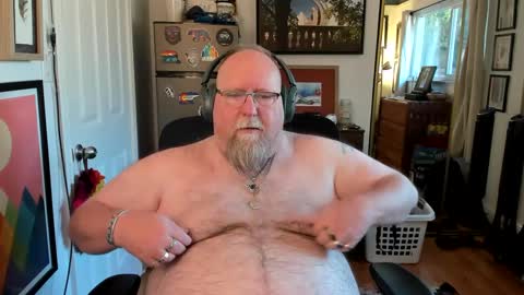 Snapshot of chubbybaybear chatting on 09/28/25, 12:49 Chubby online show from 09/28/25, 12:49