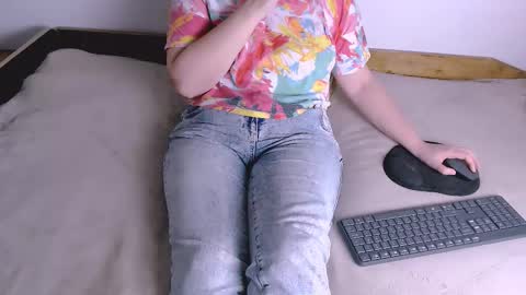 Snapshot of chubbymaia chatting on 12/13/25, 08:58 Maia online show from 12/13/25, 08:58