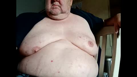 Snapshot of chubyluver11896 chatting on 12/17/25, 04:24 chubyluver11896 online show from 12/17/25, 04:24