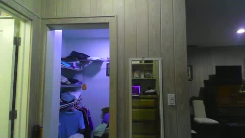 chuck354139 online show from 12/05/24, 02:22