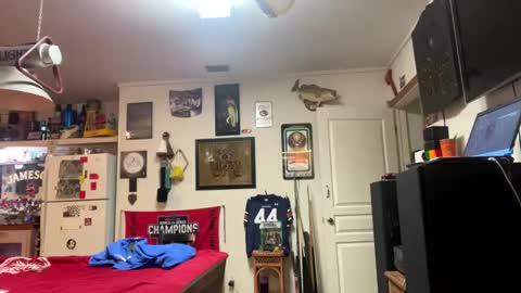 chuck354139 online show from 12/08/24, 11:29