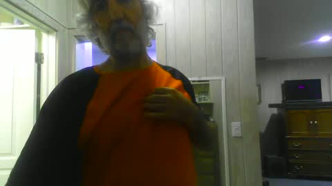 chuck354139 online show from 01/02/25, 05:24