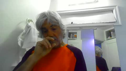 chuck354139 online show from 01/05/25, 04:25