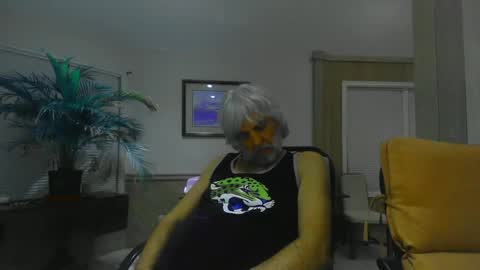 chuck354139 online show from 01/12/25, 07:53