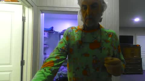 chuck354139 online show from 01/19/25, 05:05