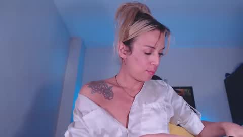 Snapshot of cicimom chatting on 03/24/26, 09:03 cicimom online show from 03/24/26, 09:03