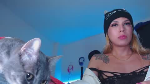 Snapshot of cicimom chatting on 04/23/26, 04:03 cicimom online show from 04/23/26, 04:03