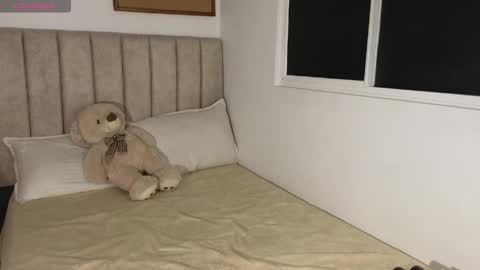 Mia online show from 03/24/26, 05:34