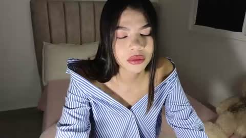 Snapshot of cielo_18d chatting on 07/09/26, 02:48 Mia online show from 07/09/26, 02:48