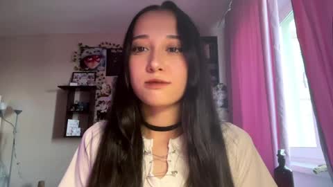 Snapshot of cieraniemela chatting on 05/19/26, 11:05 Lily online show from 05/19/26, 11:05