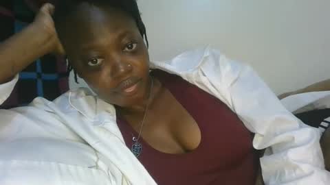 Snapshot of cilia_petite chatting on 06/05/26, 10:10 cilia petite online show from 06/05/26, 10:10