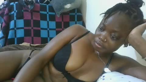 Snapshot of cilia_petite chatting on 06/13/26, 12:03 cilia petite online show from 06/13/26, 12:03