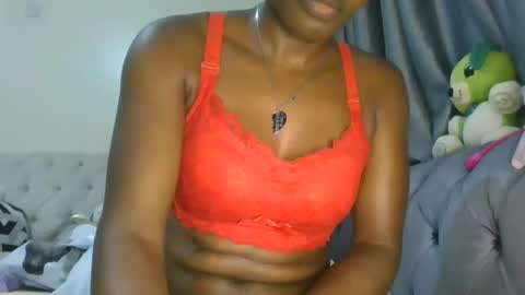 Snapshot of cilia_petite chatting on 06/18/26, 01:26 cilia petite online show from 06/18/26, 01:26
