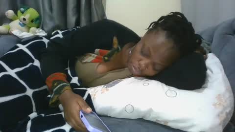 Snapshot of cilia_petite chatting on 07/05/26, 08:21 cilia petite online show from 07/05/26, 08:21