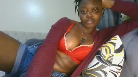 Snapshot of cilia_petite chatting on 07/06/26, 09:17 cilia petite online show from 07/06/26, 09:17