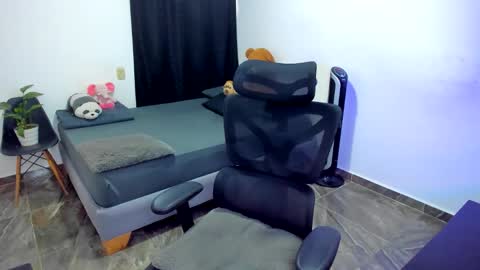 Luna and Sebas  online show from 02/02/26, 09:35