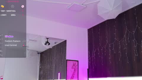 Riya online show from 04/09/26, 06:19