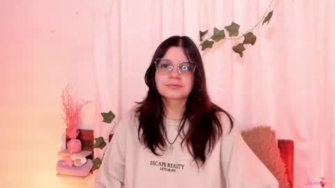 Snapshot of cinderella_lewis chatting on 02/13/25, 04:28 Sofi Eva and Mey online show from 02/13/25, 04:28