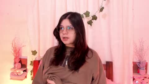 Snapshot of cinderella_lewis chatting on 02/19/25, 05:16 Sofi Eva and Mey online show from 02/19/25, 05:16