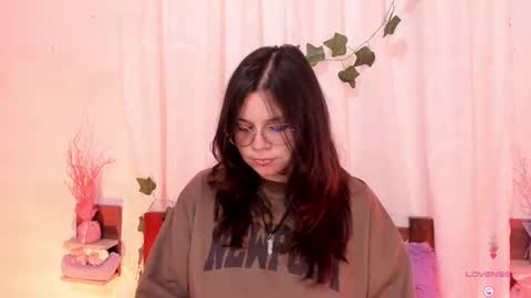 Snapshot of cinderella_lewis chatting on 02/19/25, 08:20 Sofi Eva and Mey online show from 02/19/25, 08:20