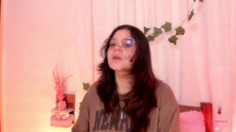 Snapshot of cinderella_lewis chatting on 02/25/25, 05:25 Sofi Eva and Mey online show from 02/25/25, 05:25