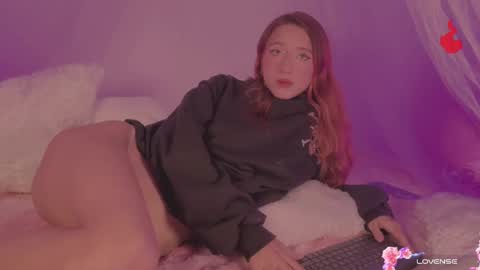 Snapshot of cinderella_lewis chatting on 10/25/25, 10:15 Sofi Eva and Mey online show from 10/25/25, 10:15