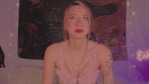 Sofi Eva and Mey online show from 02/08/26, 09:18