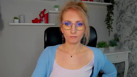 Cinderella online show from 03/19/26, 06:39