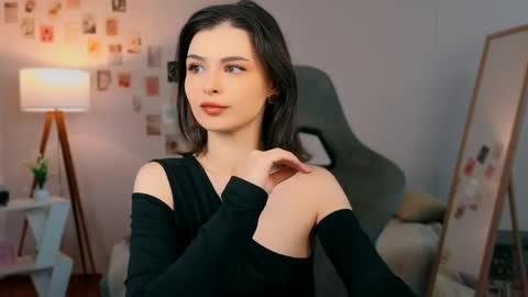 Snapshot of cindyclub_ chatting on 05/18/26, 03:13 Rebbeka online show from 05/18/26, 03:13