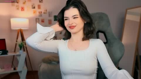 Snapshot of cindyclub_ chatting on 06/05/26, 03:35 Rebbeka online show from 06/05/26, 03:35