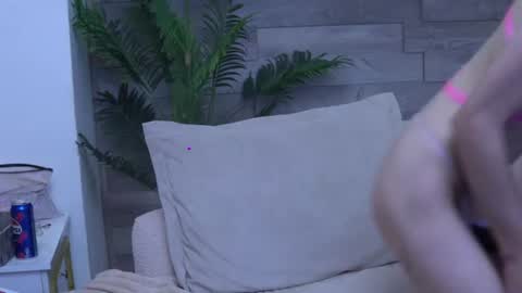 Snapshot of cindyfinesse chatting on 06/21/26, 12:41 CindyFinesse online show from 06/21/26, 12:41