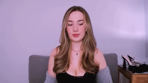 Snapshot of cindyprettywomen chatting on 05/18/26, 04:13 cindyprettywomen online show from 05/18/26, 04:13