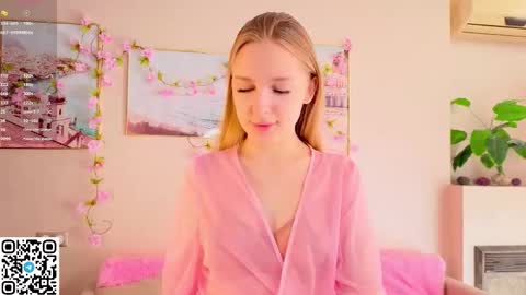 Snapshot of cindyreming01 chatting on 10/03/25, 06:21 indy online show from 10/03/25, 06:21