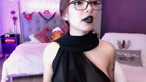 cinnamon_bite online show from 12/20/25, 01:18