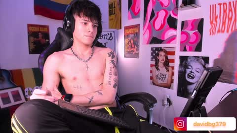 Snapshot of cinnamon_boyxxx chatting on 02/07/25, 05:10 David     Independent Model online show from 02/07/25, 05:10