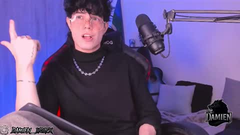 Snapshot of cinnamon_boyxxx chatting on 09/19/25, 02:57 David     Independent Model online show from 09/19/25, 02:57