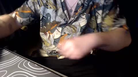 cinnamon online show from 12/30/24, 01:04