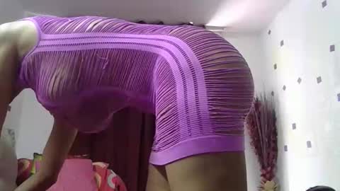 cinthia2525 online show from 09/26/25, 10:30