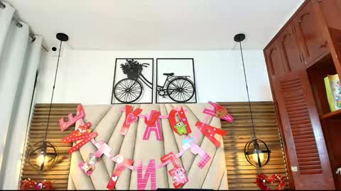 Snapshot of cinthiabaker chatting on 09/23/25, 12:08 cinthiabaker online show from 09/23/25, 12:08